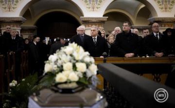 Orbán Viktor: a hit dolga egyben a nemzet dolga is