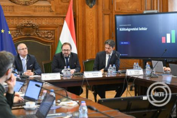 Kármán András: az idei új költségvetési hiánycélt augusztus végére határozzák meg