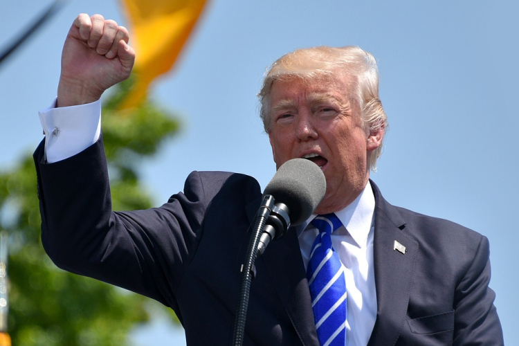 Donald Trump a katonai csapások további sorát ígérte Irán ellen, ameddig nem indulnak újra a tárgyalások