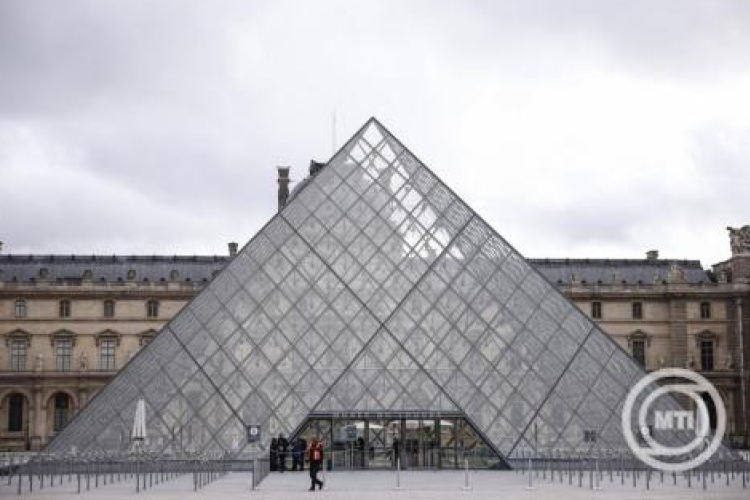 Közzétették a Louvre-ban elkövetett műkincsrablásról indított vizsgálat első eredményeit